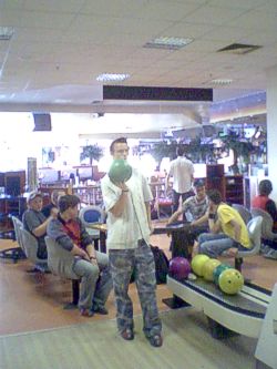 tl_files/ose/bilder/veranstaltungen/2005-06/bowling03.jpg